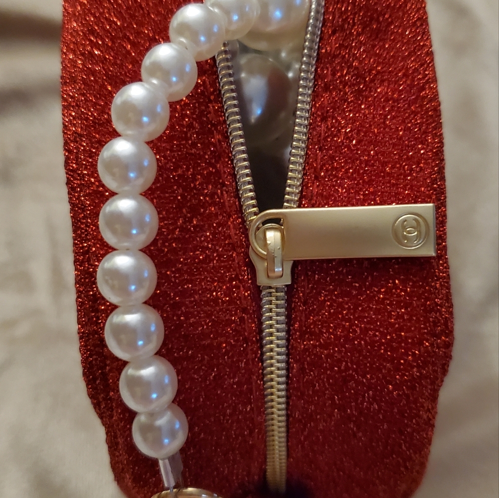 Chanel Beaut'e Holiday Cosmetic Bag Beauty Gift-Red Sparkling Bag W  Pearl Strap